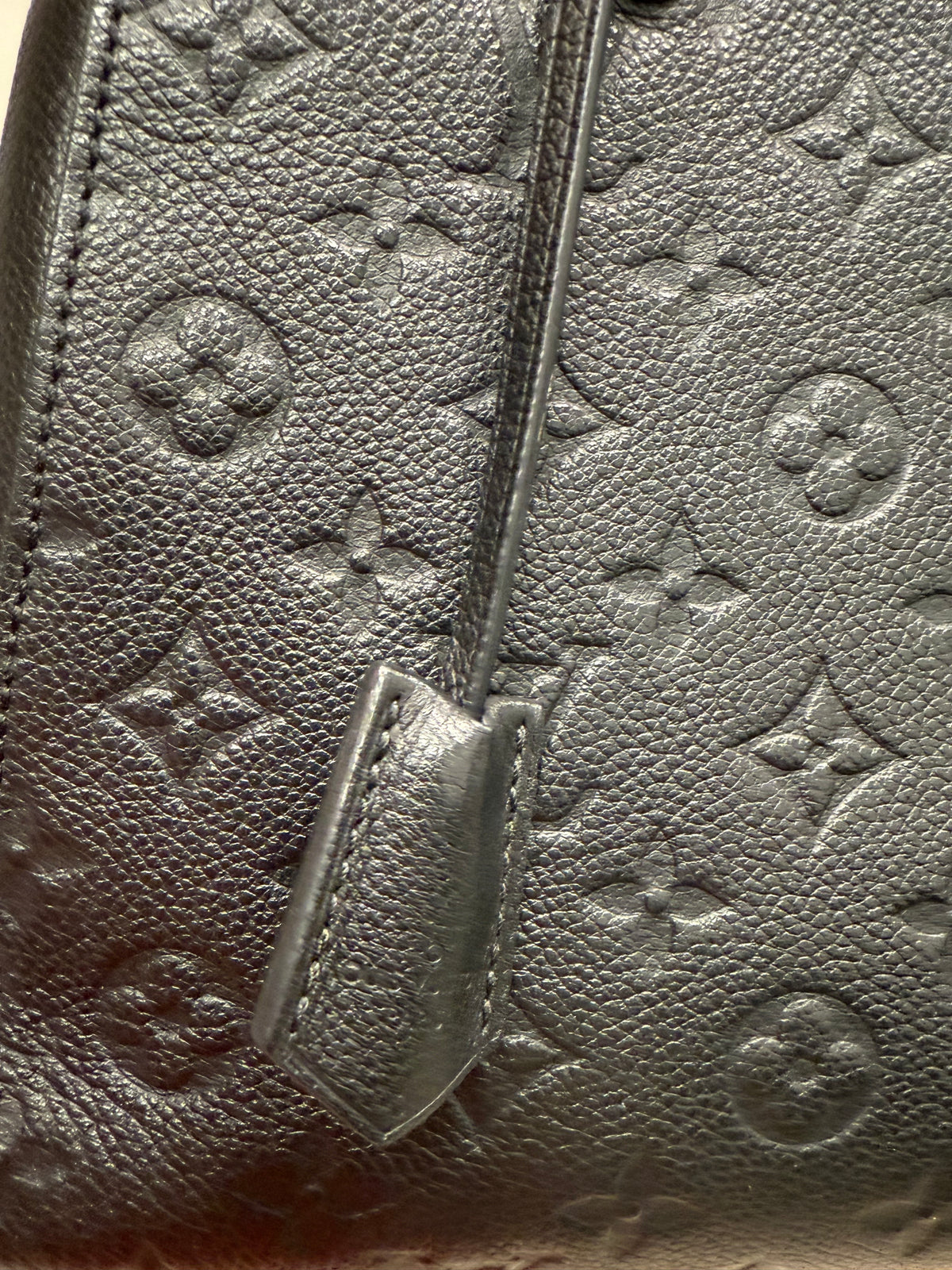 LOUIS VUITTON MONTAIGNE MM