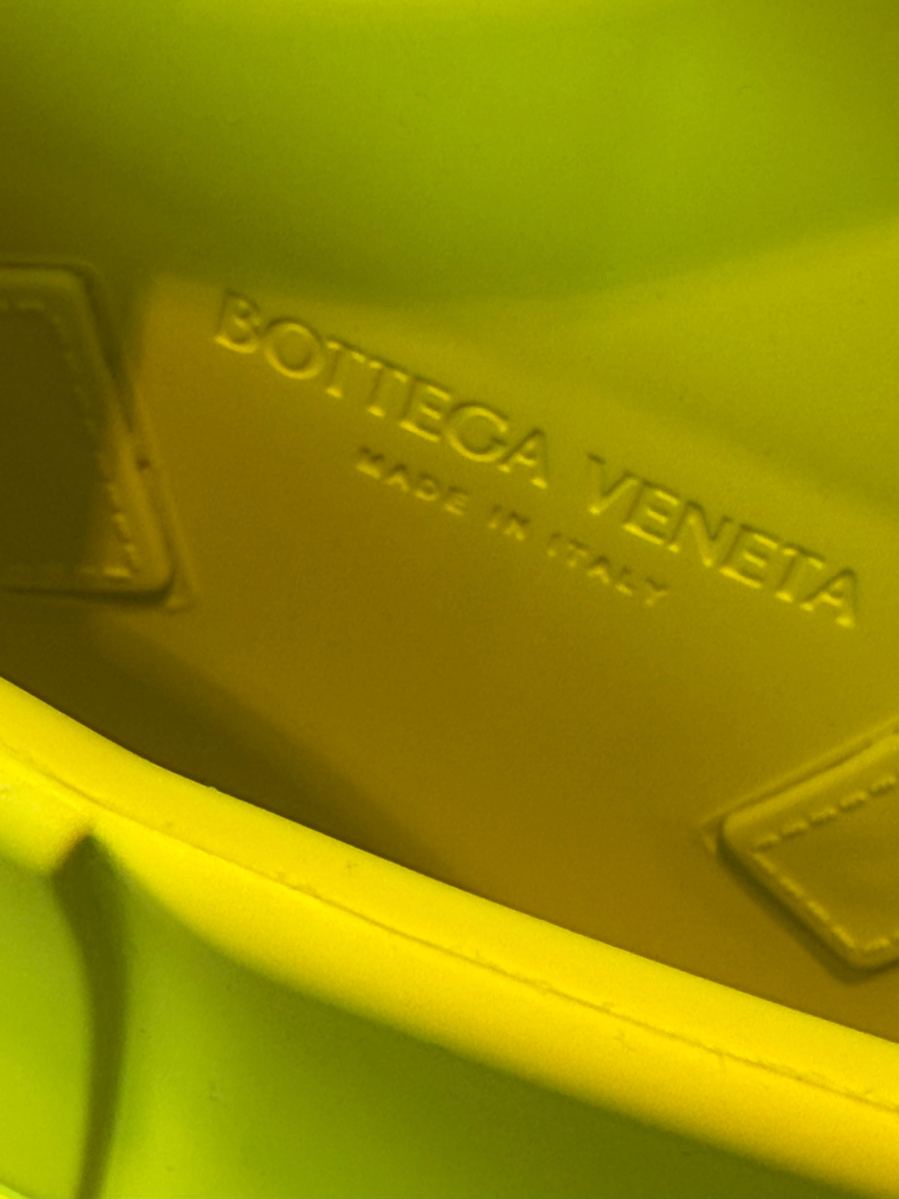 BOTTEGA VENETA MINI ARCO RUBBER TOTE