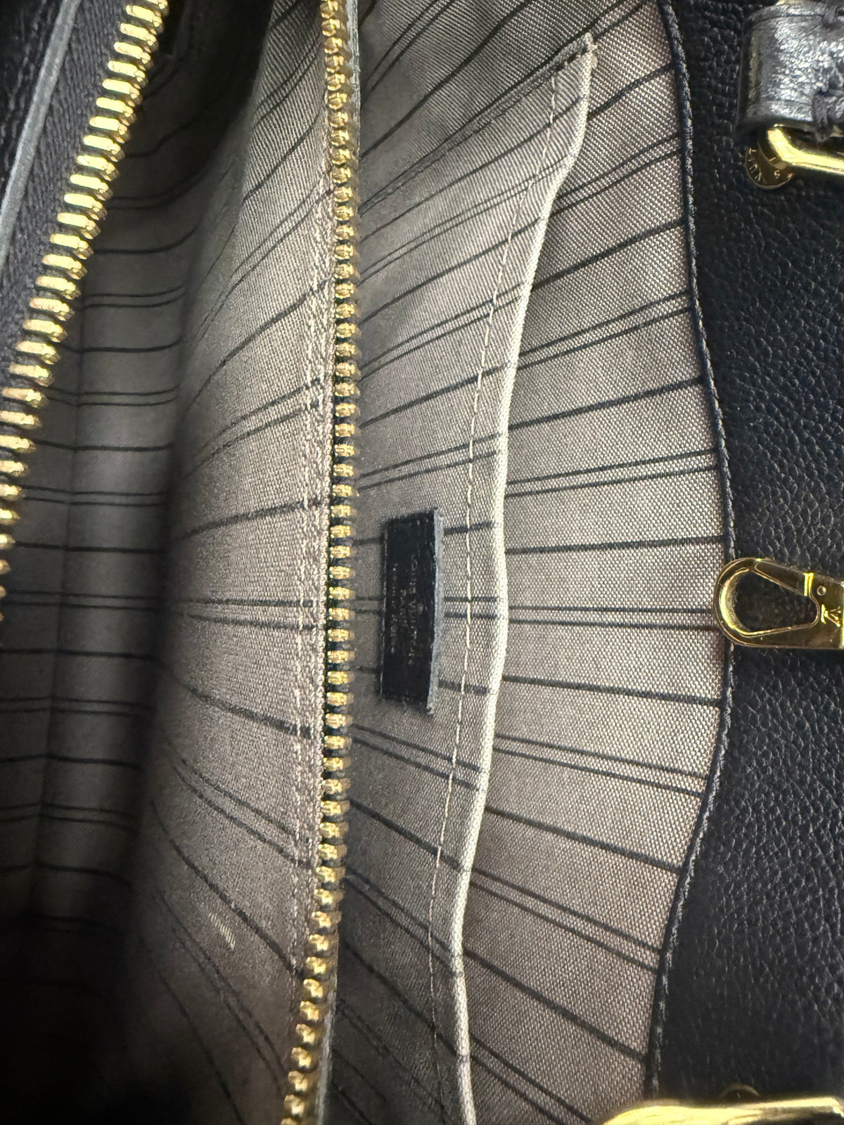 LOUIS VUITTON MONTAIGNE MM