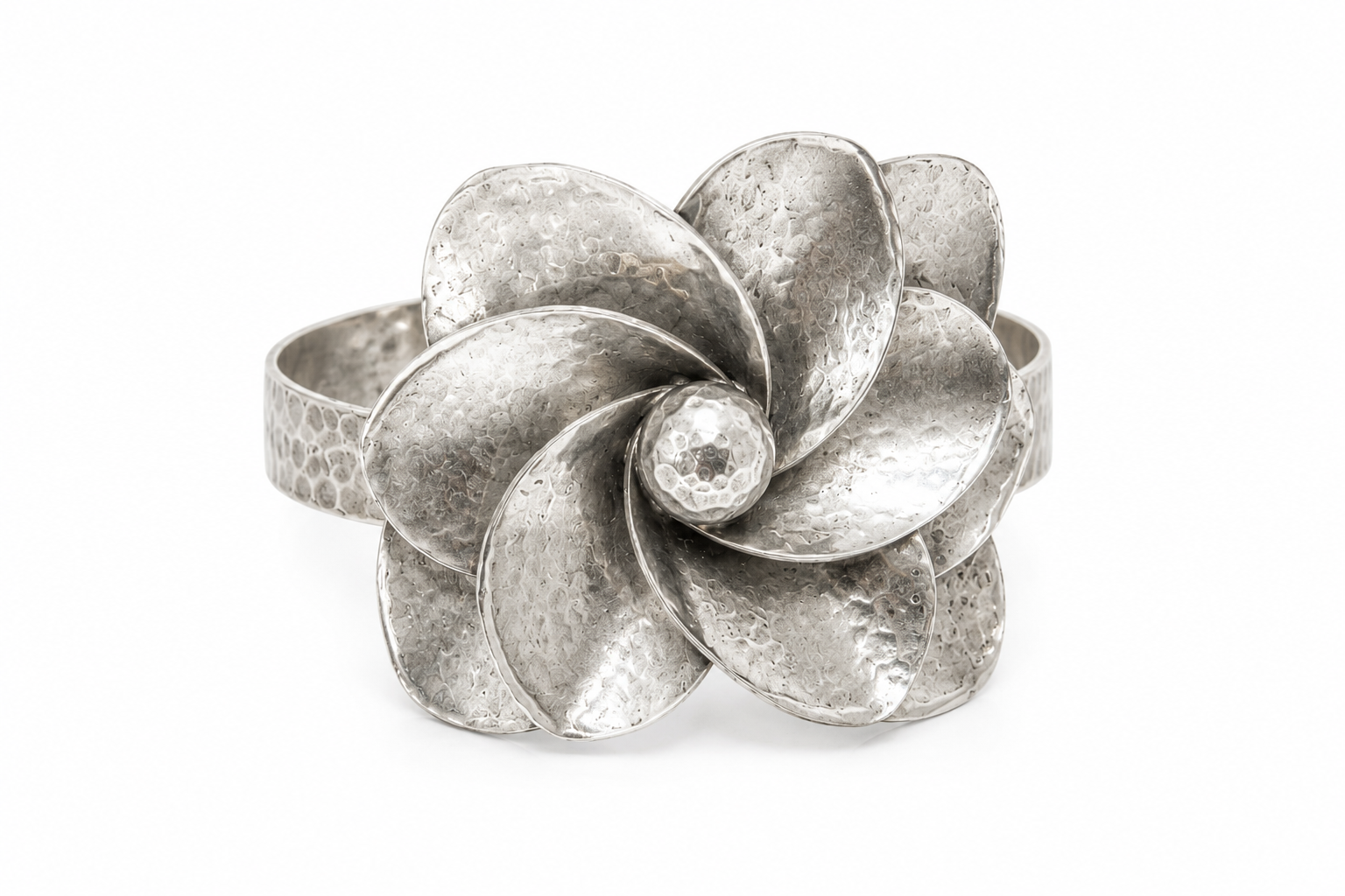 SILBER ARMSPANGE IM BLÜTENDESIGN